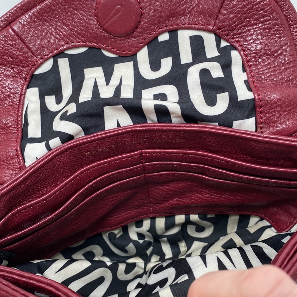 Marc by Marc Jacobs Cross Body Maroon Clutch - Picture 6 of 8